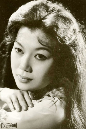 Kim Cương portrait