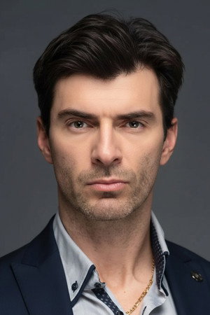 Özgür Özberk portrait