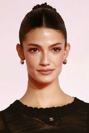 Tara Emad portrait