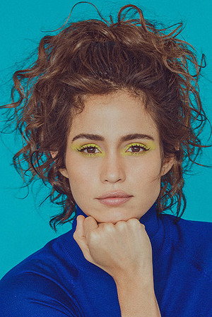 Nanda Costa portrait