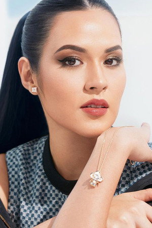 Raisa Andriana portrait