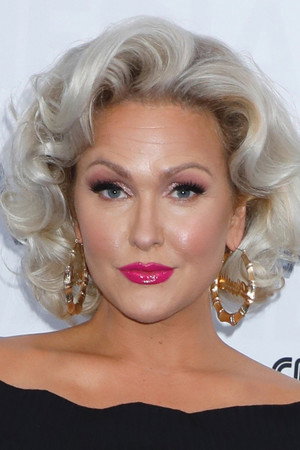 Jenn Lyon portrait