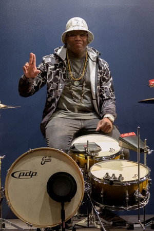Daru Jones portrait