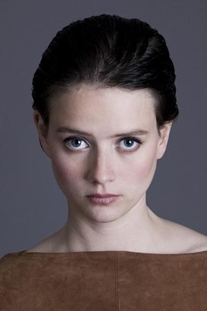 Pauline Étienne portrait