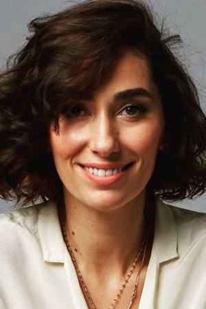 Esra Ruşan portrait