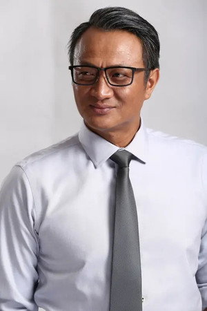 Sun Lei portrait