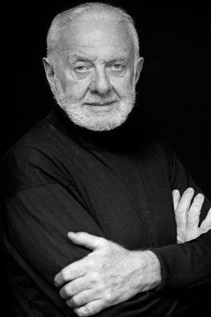 Leslie Linder portrait