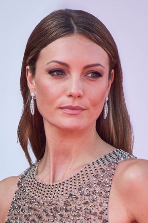 Leila George portrait