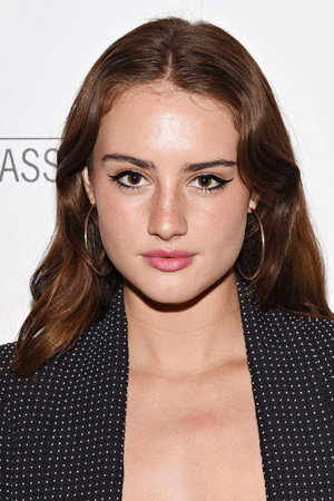 Grace Van Patten portrait
