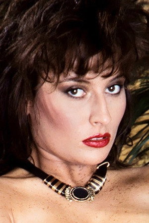 Lisa Phillips portrait