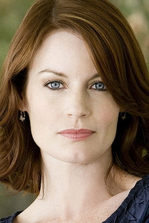 Laura Leighton portrait