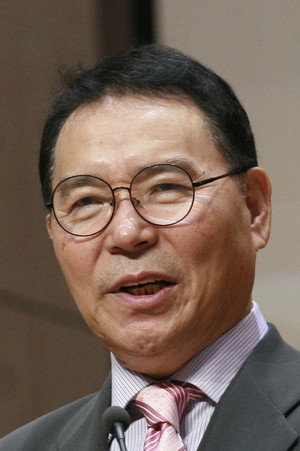Lee Young-hoo portrait
