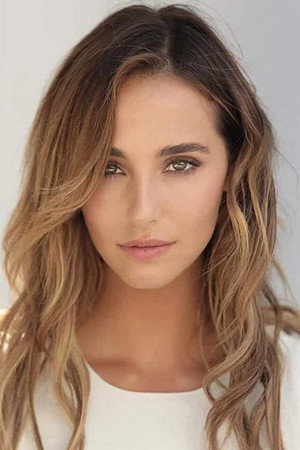 Lauren Swickard portrait