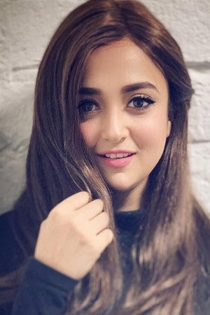 Monali Thakur portrait