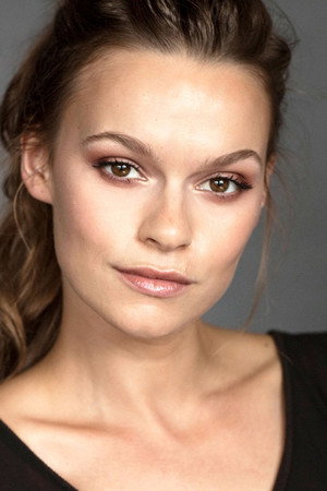 Anna-Maree Thomas portrait