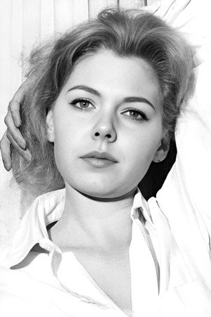 Alicia Brandet portrait