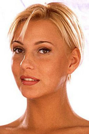 Edina Blond portrait