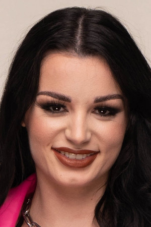 Saraya Bevis portrait