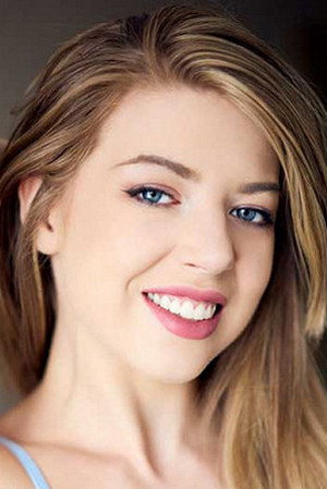 Alexa Kiss portrait