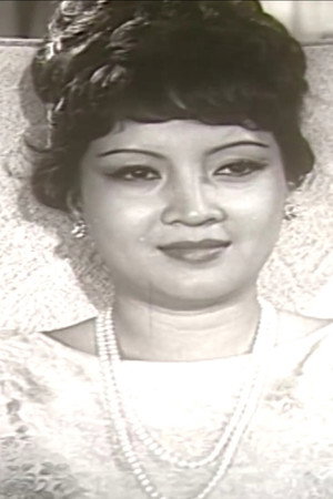 Thu Hồng portrait