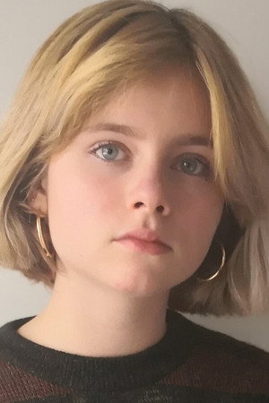 Eva-Luuna Mathues portrait
