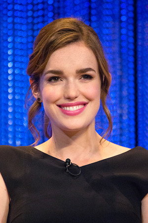 Elizabeth Henstridge portrait