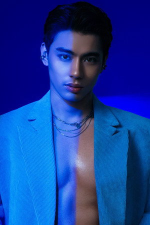 Dylan Menor portrait