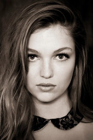 Lili Simmons portrait