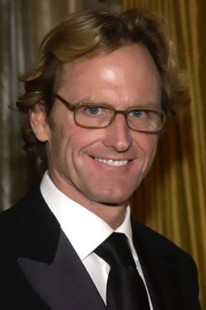Jere Burns portrait