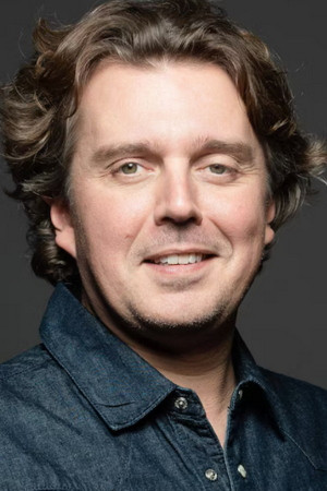 Alex Vizorek portrait