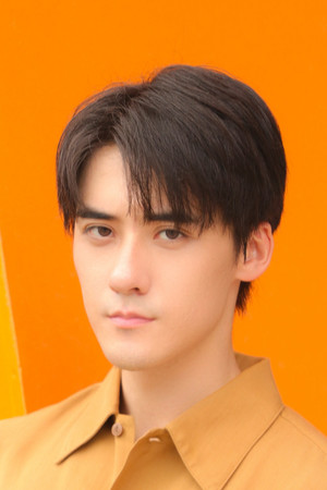 Qu Yicheng portrait