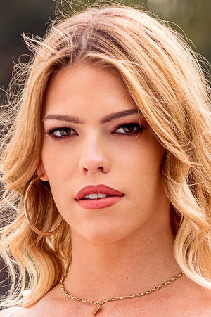 Leah Lee portrait