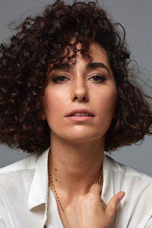 Esra Ruşan portrait