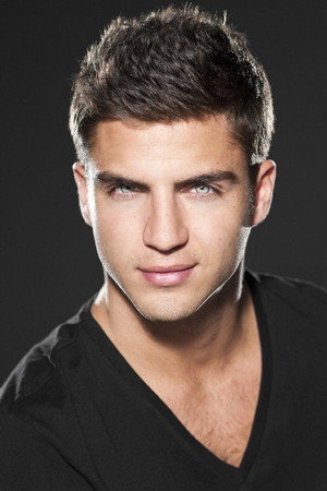 Maxi Iglesias portrait