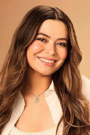 Miranda Cosgrove portrait