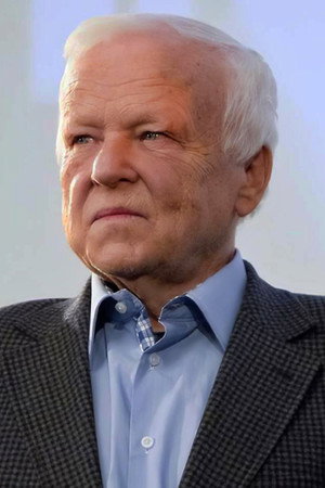 Marian Opania portrait