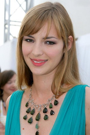 Louise Bourgoin portrait