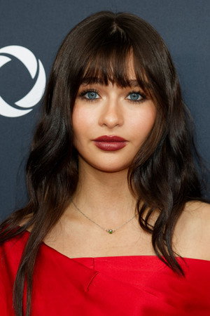 Malina Weissman portrait