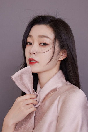 Song Yi portrait