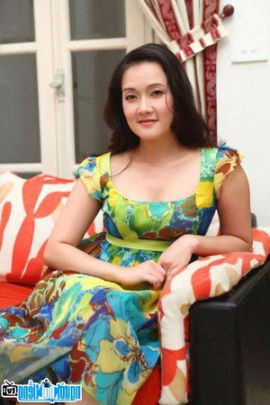 Vân Dung portrait