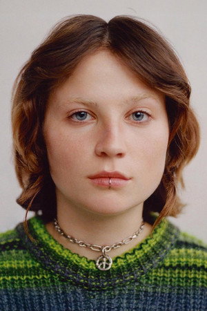Ísadóra Bjarkardóttir Barney portrait