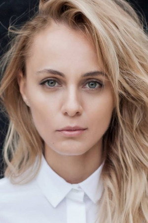 Adina Ștețcu portrait