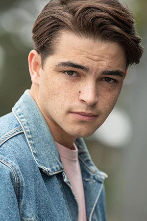 Ari Atken portrait