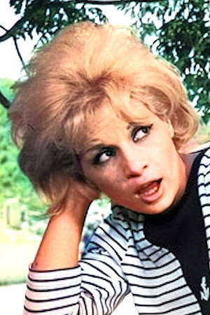 Niki Linardou portrait