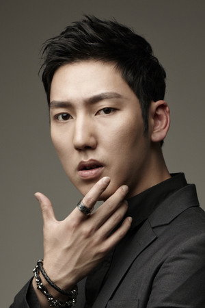 Park Doo-sik portrait