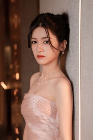 Na Yi portrait