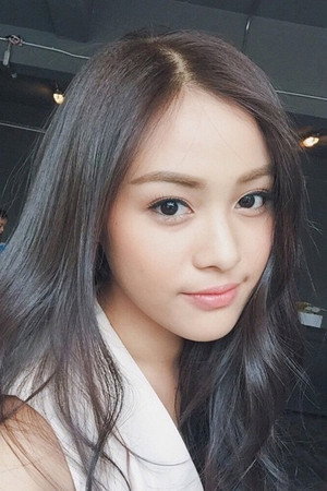 Eisaya Hosuwan portrait