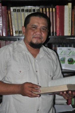 Sofyan D. Surza portrait