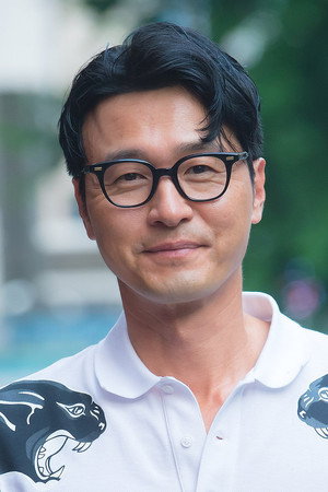 Lee Sung-jae portrait