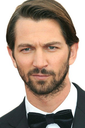 Michiel Huisman portrait